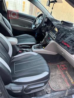 هیۆندای ئەلەنترا